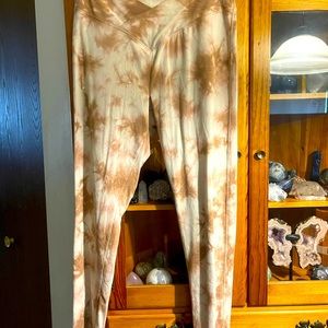 Victoria’s Secret pink leggings size XL